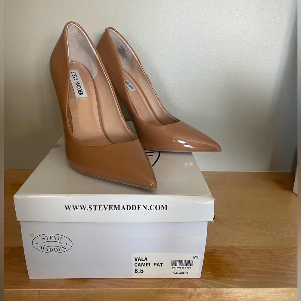 Steve Madden Vala Tan Patent Heels
